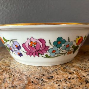 Kalosca Hungarian vintage collectible Handpainted porcelain serving bowl